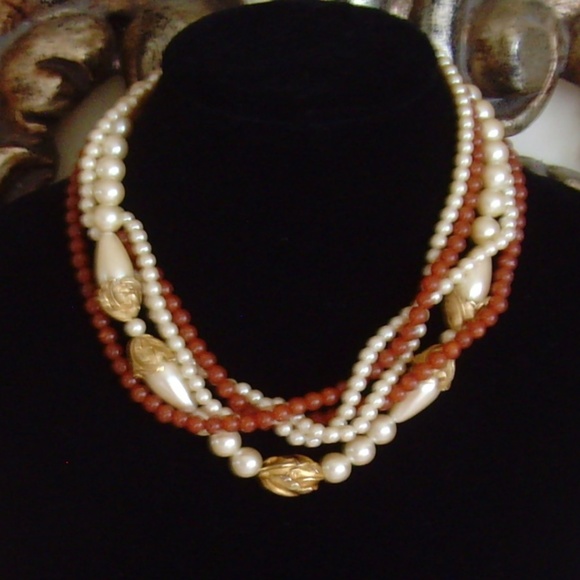 Simulated Pearl/Carnelian-Like Stone Necklace - Picture 2 of 7